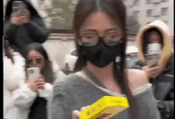济南女生爆料吃瓜视频曝光,济南女生爆料吃瓜视频引发热议